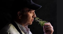 Έκτορας Μποτρίνι, προσεχώς και στη Μύκονο