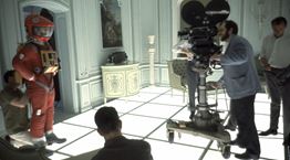 Stanley Kubrick, o επίμονος αρχιτέκτονας των εσωτερικών χώρων