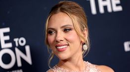 H περίεργη ερωτική σκηνή της Scarlett Johansson με τον Joaquin Phoenix