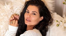 Ο Άγιος Βαλεντίνος και τα σέξι εσώρουχα πάνε πολύ στη Μαρία Κορινθίου