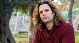 O Νικόλας Μπράβος δεν αφήνει τίποτα στην τύχη