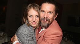 Τι συμβούλεψε ο Ethan Hawke την κόρη του Maya