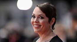 Η Olivia Colman κάτι είχε κλέψει από το σετ του &#39;The Crown&#39;