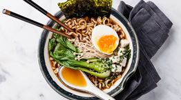 Η συνταγή για το περίφημο ramen του Momofuku