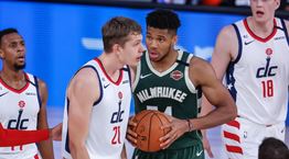 5 ιστορικές κουτουλιές που &#39;έπεσαν&#39; στο NBA