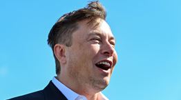 Ο Elon Musk πιστεύει ότι η ηλιακή ενέργεια αρκεί για τα πάντα