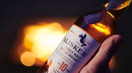 Το τέλειο χριστουγεννιάτικο δώρο: Ένα σκωτσέζικο single malt ουίσκι με θαλασσινό, πιπεράτο χαρακτήρα