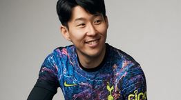 Πρέπει να μιλήσουμε για τη νέα εκτός έδρας φανέλα της Τότεναμ