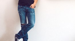 Τα πιο στιλάτα τζην παντελόνια του φετινού χειμώνα