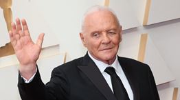 Με τον Anthony Hopkins ως το φεγγάρι