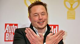 Μία βόλτα με το νέο, εντυπωσιακό ιδιωτικό αεροπλάνο του Elon Musk