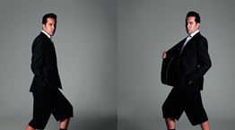 Ο Χάρης Σιανίδης τους κοιτά όλους κατάματα