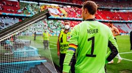 Ο Manuel Neuer και το πρόβλημα με την UEFA