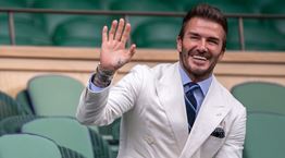Τι τρώει και πώς γυμνάζεται ο David Beckham για να μη δείχνει 49(!) χρονών