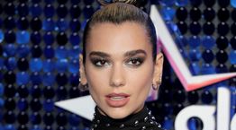 Η Dua Lipa παίζει μπάλα στο FIFA 21