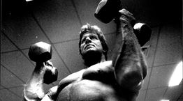 Charles Atlas, ο άνθρωπος που πουλούσε μύες μέσω ταχυδρομείου