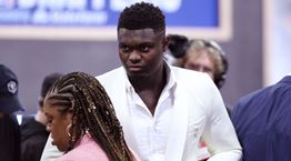 Το off white σμόκιν του Zion Williamson