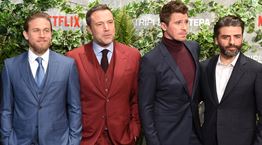 4 tailoring looks από τους πρωταγωνιστές του Triple Frontier