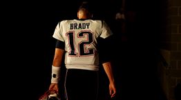 Tom Brady, υποστολή σημαίας