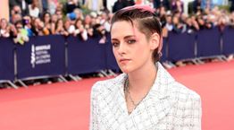H Kristen Stewart μεταμορφώθηκε σε Πριγκίπισσα Diana