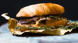 Bifana: Ο βασιλιάς του πορτογαλικού street food