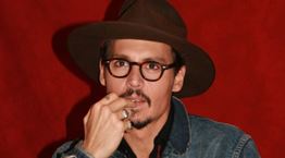 O Johnny Depp θέλει να πάρει το αίμα του πίσω