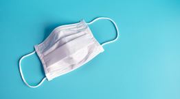 Υφασμάτινη ή χειρουργική μάσκα;