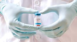 Το ΗΒΟ ετοιμάζει σειρά για τον αγώνα δρόμου εμβολίου του κορονοϊού