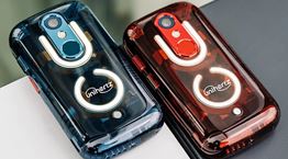 Το πιο μικροσκοπικό smartphone στον κόσμο θυμίζει πιστωτική κάρτα