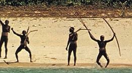 Ένας Αμερικανός επισκέφθηκε την πιο απομονωμένη και επικίνδυνη φυλή του πλανήτη στις Νήσους Ανταμάν