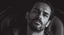 H σουρεάλ ζωή του Νίκου Πουρσανίδη