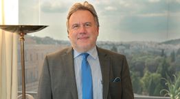 Γιατί αντιδρούν οι επαγγελματίες στο σενάριο του Κατρούγκαλου για τις εισφορές