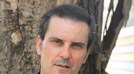 Πέθανε ο ηθοποιός Γεράσιμος Μιχελής-ήταν ο "άνδρας με τα μαύρα" στο Παρά Πέντε