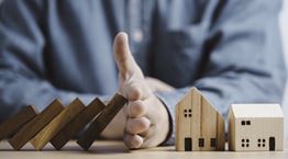 Πώς οι φυσικές καταστροφές αλλάζουν την ασφάλιση των επιχειρήσεων στην Ελλάδα