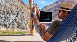 Τι είναι πάλι αυτές οι &#39;αθόρυβες διακοπές&#39; και γιατί τις προτιμούν οι millenials;