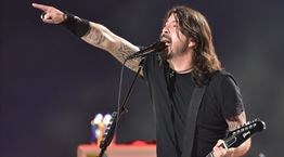 O Dave Grohl αποκάλυψε δημόσια ότι απέκτησε και παιδί εκτός γάμου