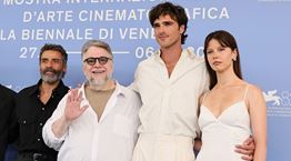 15 λεπτά χειροκρότημα για το Frankenstein του Guillermo del Toro στο Φεστιβάλ Βενετίας