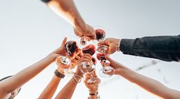 Τα σωστά κρασιά για τη Σαρακοστή