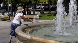 Πώς για να επιβιώσεις από τον καύσωνα στην πόλη, σύμφωνα με την τεχνητή νοημοσύνη