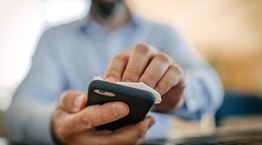 Ο σωστός τρόπος για να απολυμάνεις το κινητό σου