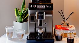 Ζήσε την Perfetto εμπειρία καφέ με την πλήρως αυτόματη μηχανή Eletta Explore της De&#39;Longhi