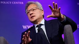 Ποιο κινητό της Huawei είδε ο CEO της Νvidia και σοκαρίστηκε