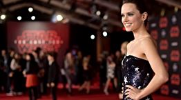 Η εκτυφλωτική λάμψη της Daisy Ridley