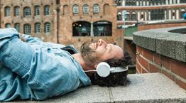 Τι ακριβώς είναι η 8D μουσική