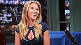 Scarlett Johansson και Margot Robbie στο viral video της εβδομάδας