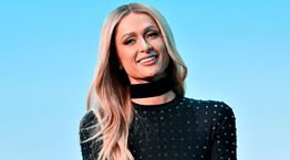 Η Paris Hilton μάζεψε $1 εκατ. για τους πυρόπληκτους στο Λος Άντζελες, αφού έχασε το δικό της σπίτι