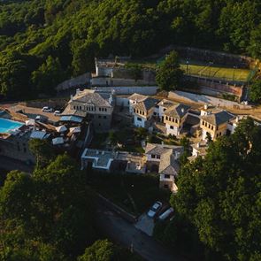 Χειμώνας στο Πήλιο με πέντε αστέρια: Γιατί το 12 Months Resort &amp; Spa είναι ο απόλυτος προορισμός για winter escapes