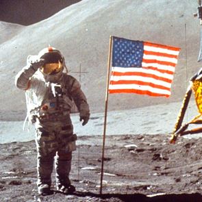 Η &lt;em>NASA&lt;/em> ετοιμάζεται να επιστρέψει στη Σελήνη μετά από 50 χρόνια