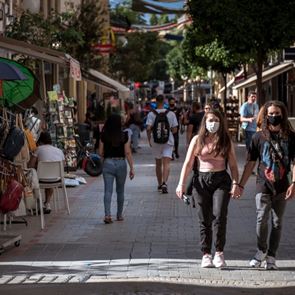 Κορονοϊός: Ανεβαίνουν συνεχώς τα νέα κρούσματα