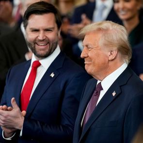 Πόσο πλούσιοι είναι ο Τραμπ και οι φίλοι